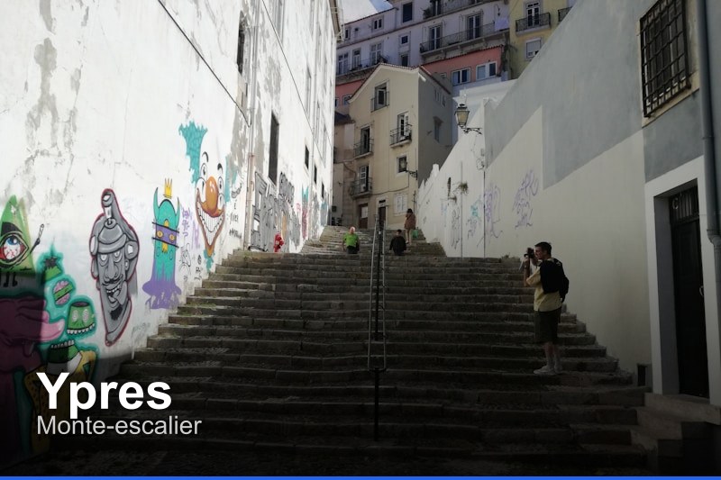 Monte-escalier à Ypres, Belgique - Trouvez un professionnel
